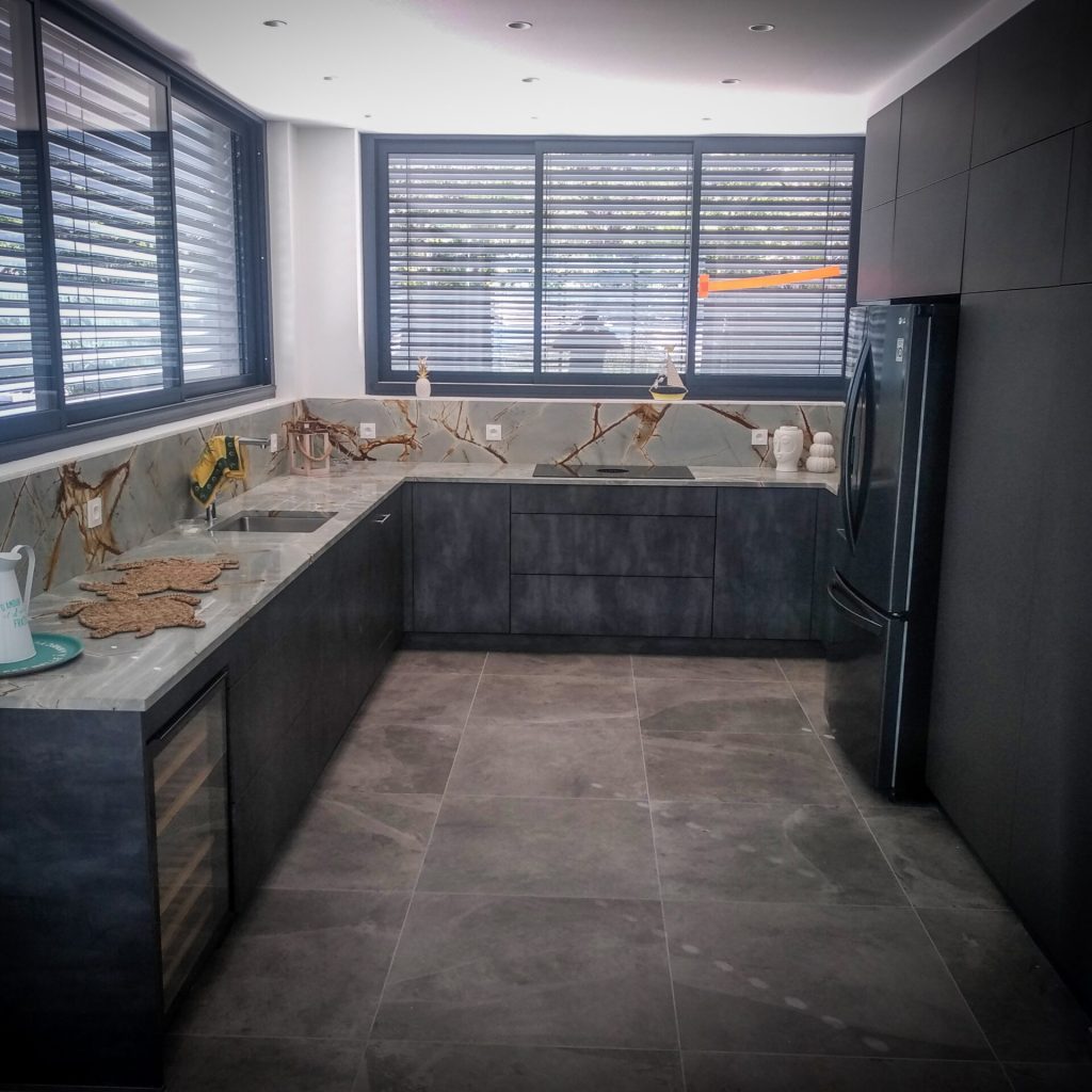 cuisine_ardoise_marbre_naturel_gris