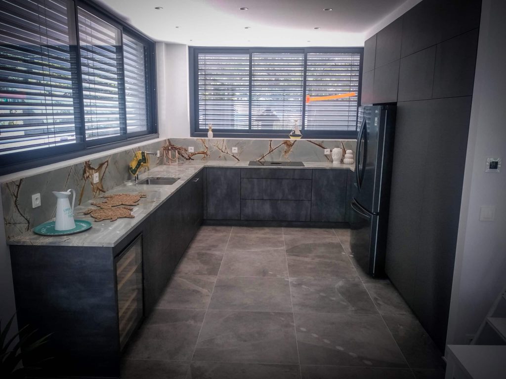cuisine_ardoise_marbre_naturel_gris